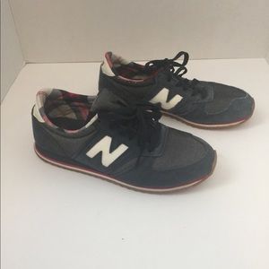 Womens New Balance 420 Sneakers Navy Red Plaid 7.5